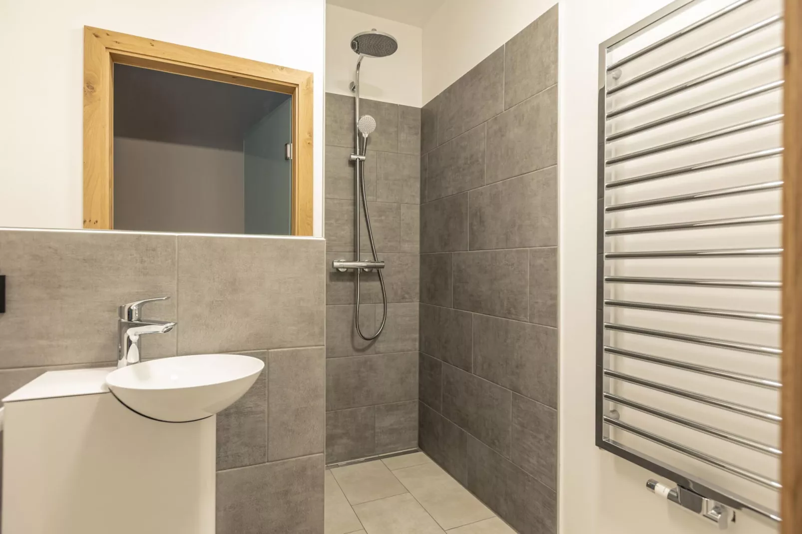 Hideaway Dachstein West 8-Bathroom