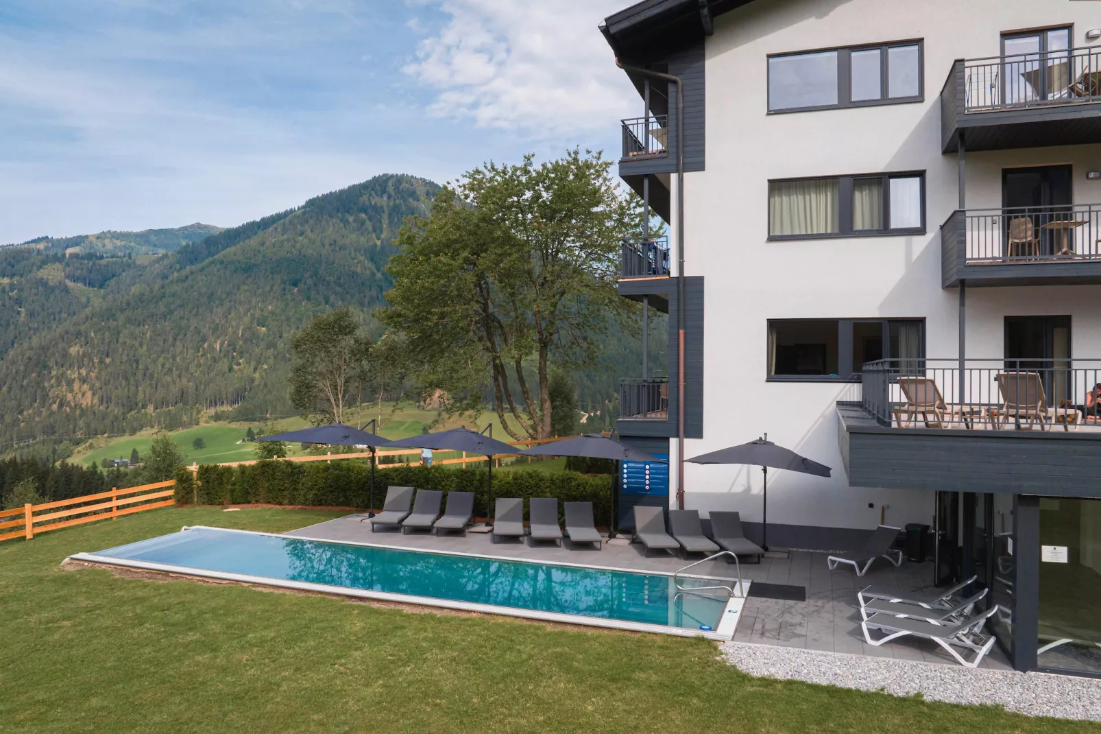 Hideaway Dachstein West 8-Gardens summer