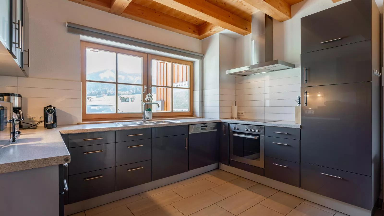 Maxima II - Ski in - Ski Out-Kitchen