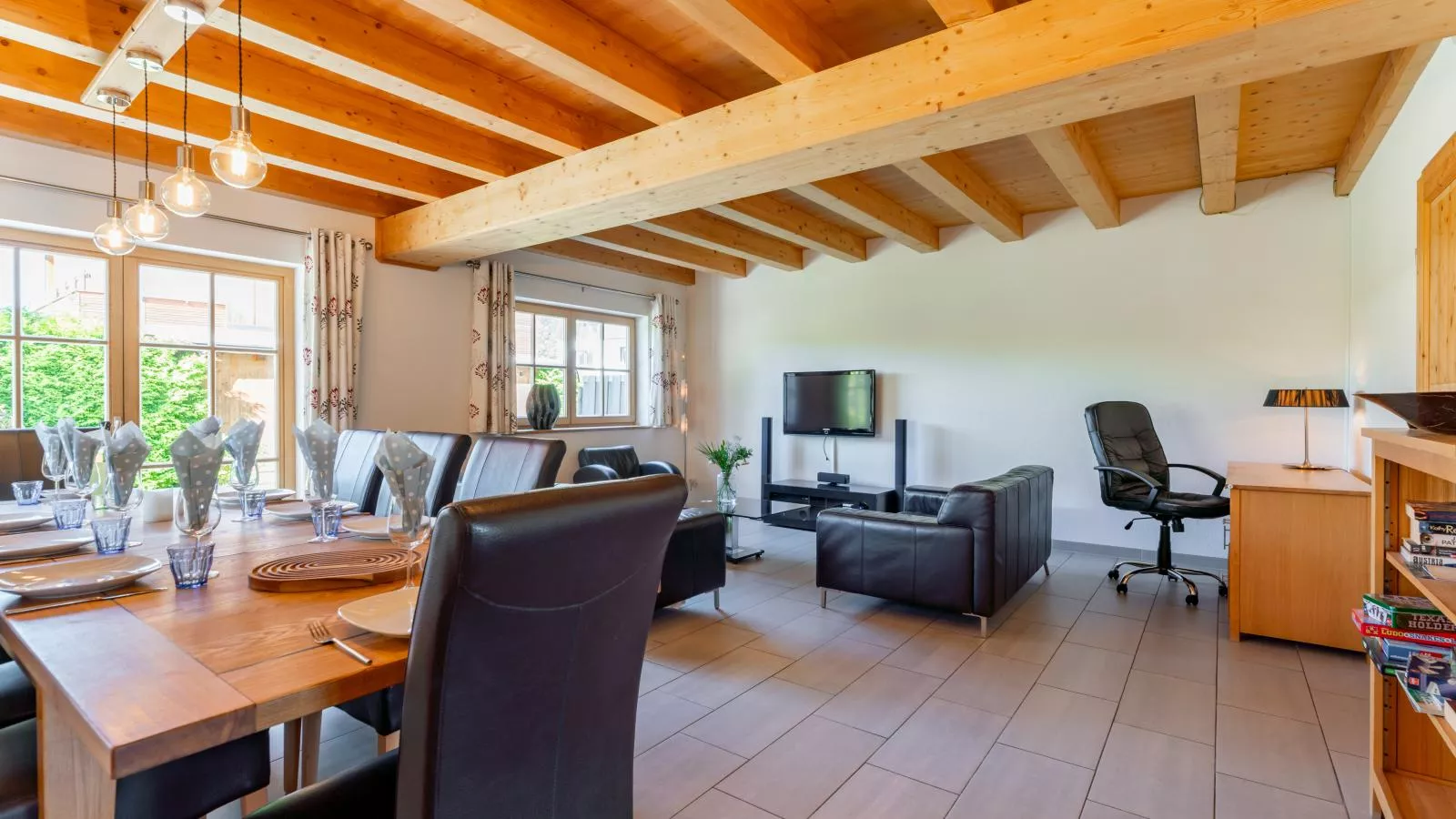Maxima II - Ski in - Ski Out-Dining room