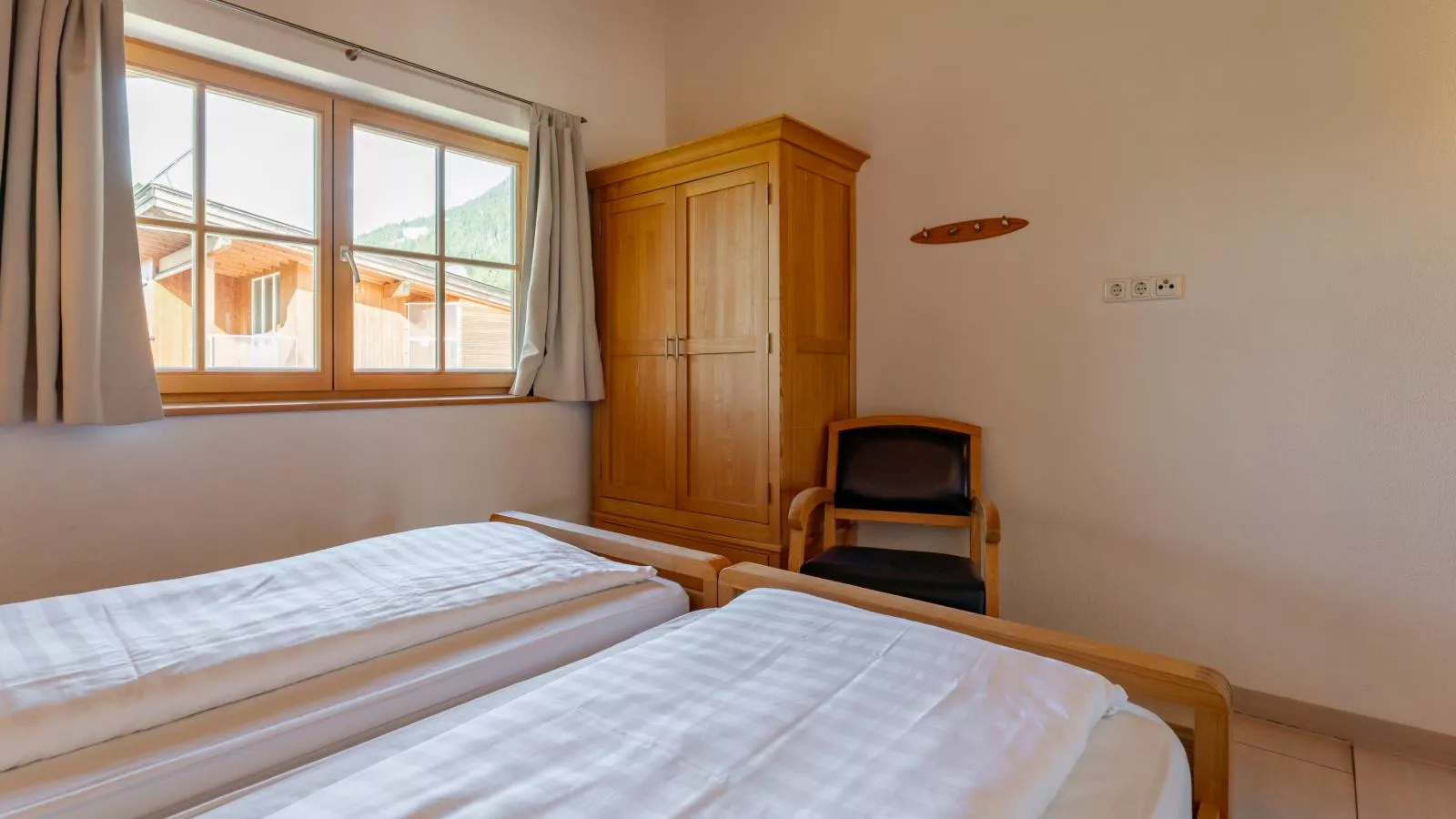 Maxima II - Ski in - Ski Out-Bedroom