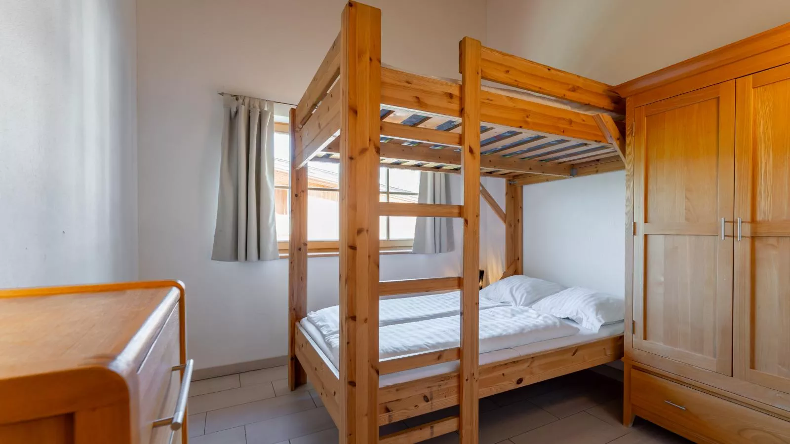 Maxima II - Ski in - Ski Out-Bedroom
