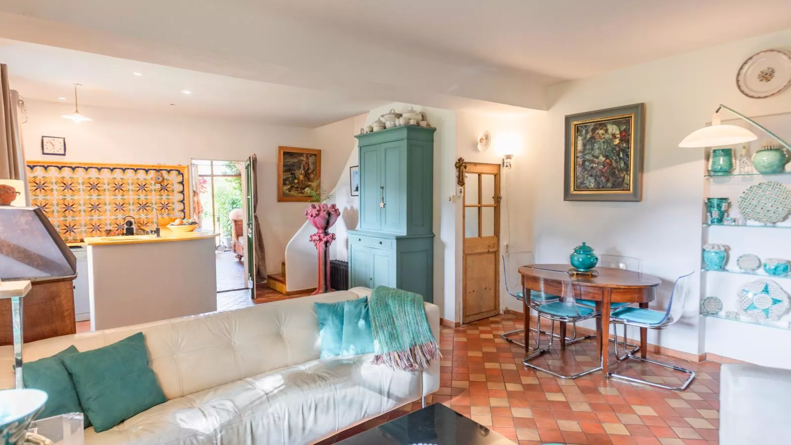 La petite maison de la ferme rose-Salle à manger