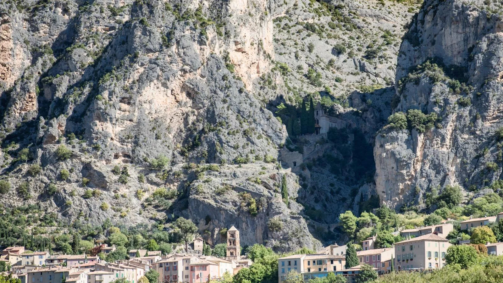 La petite maison de la ferme rose-Zones d'été à 5 km