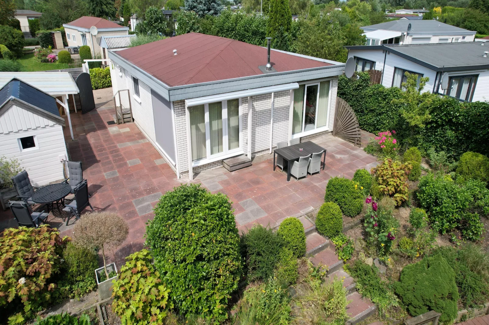 Fijne bungalow in Makkum-Exterior summer
