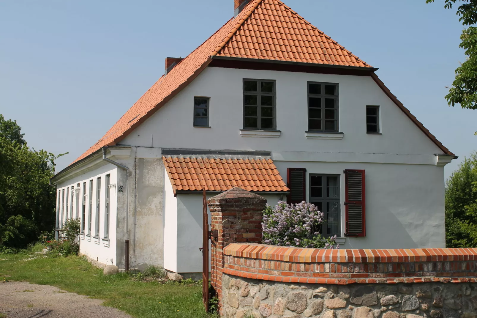Hagen plus-Exterior summer
