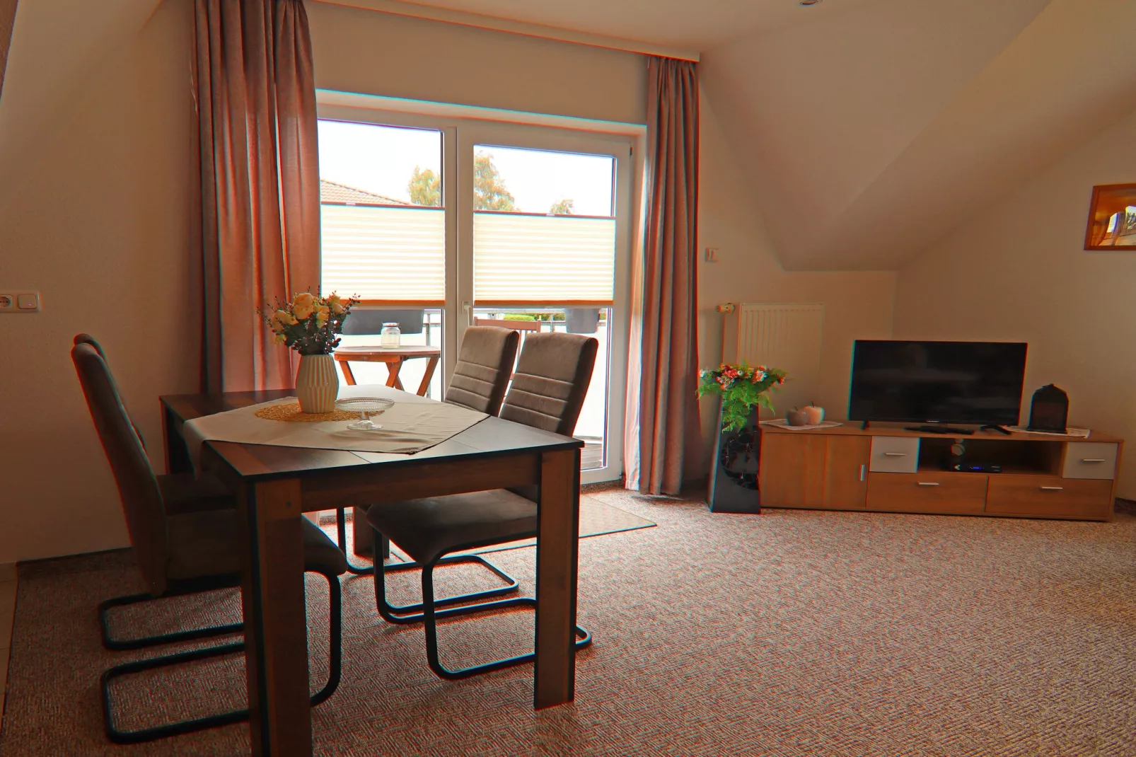 OG Whg 7 links-Dining room