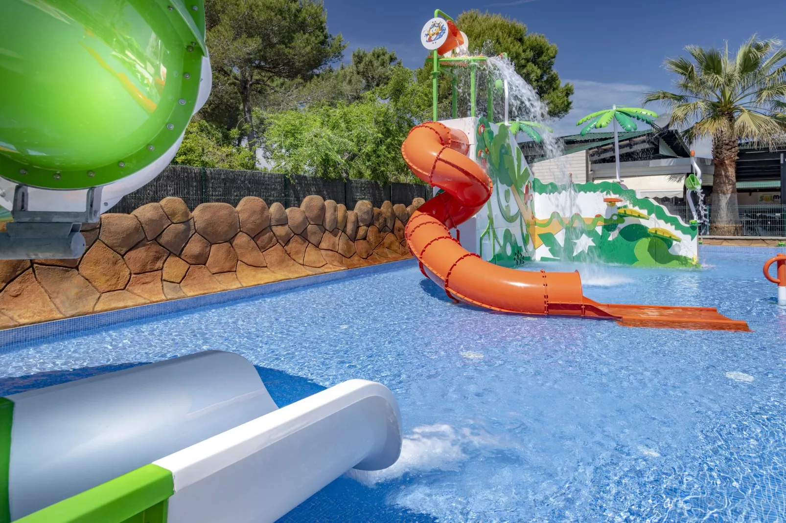 Camping Solmar- Chalet 2000-Installations