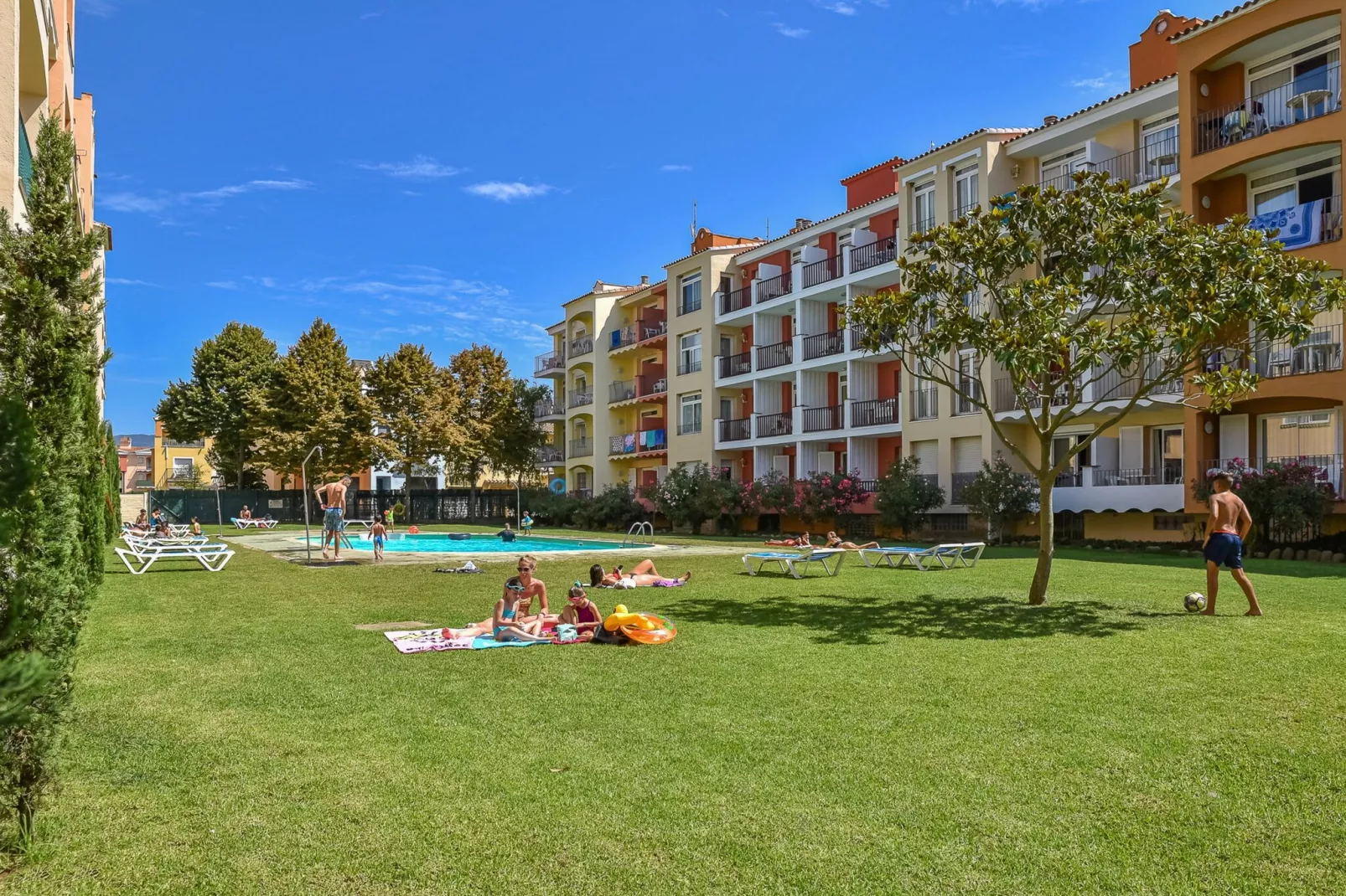 APARTAMENTOS COMTE D'EMPURIES C46-Gardens summer