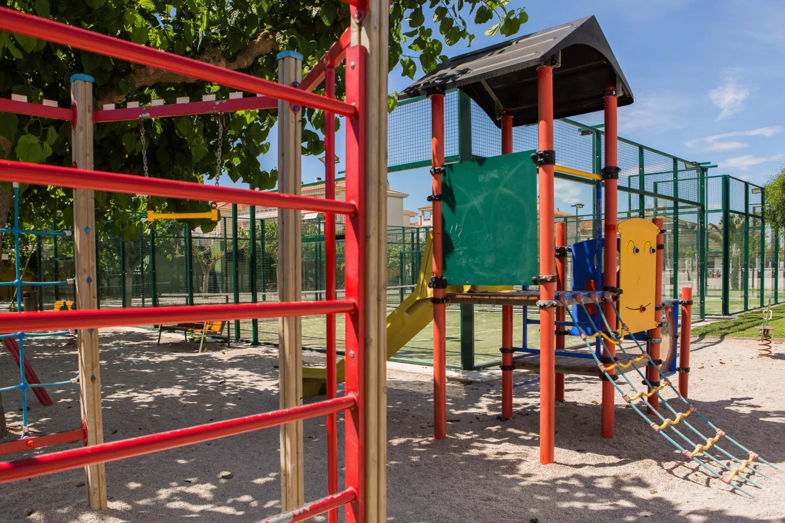 CAMPING ESTIVAL VENDRELL PLATJA BUNGALOW 4 STANDARD-Gardens summer