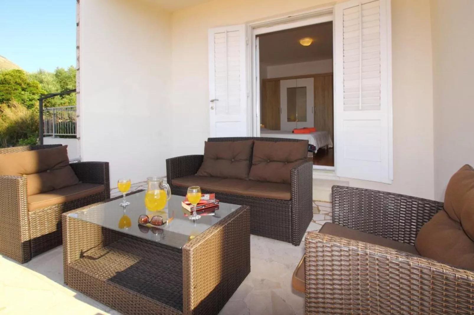 Apartments Dubreta - Two Bedroom Apartment with Balcony-Terrace balcony