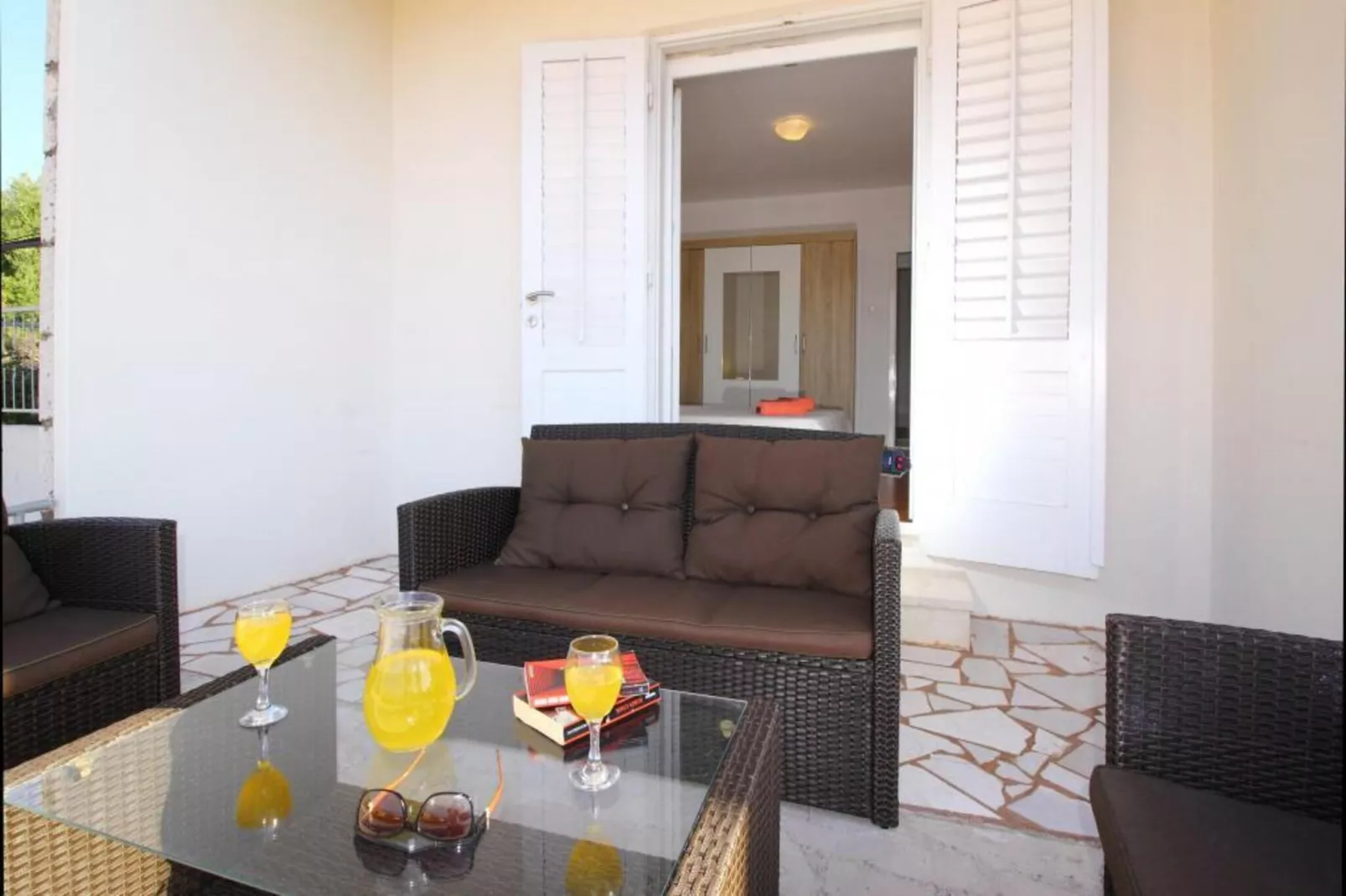 Apartments Dubreta - Two Bedroom Apartment with Balcony-Terrace balcony