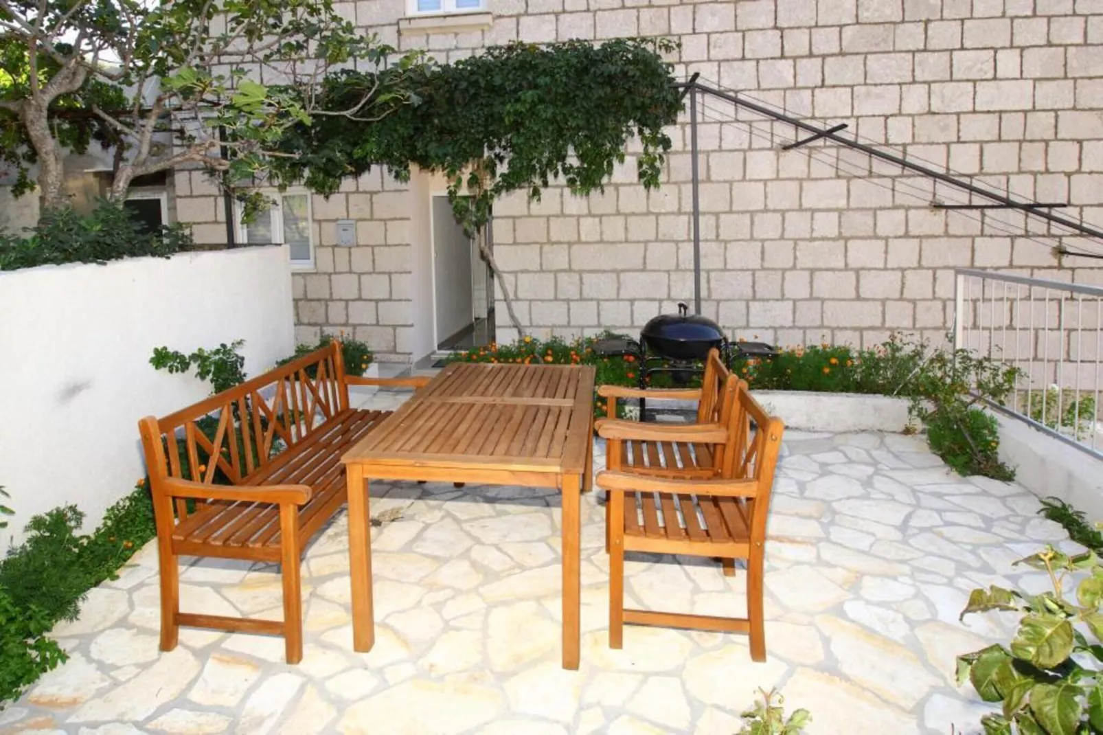 Apartments Dubreta - Two Bedroom Apartment with Balcony-Terrace balcony