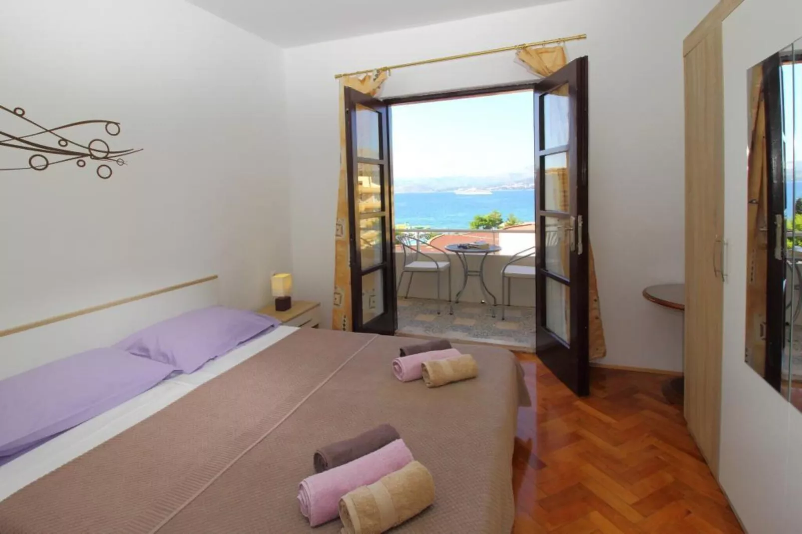 Apartments Dubreta - Superior Two Bedroom Apartment with Balcony (2nd Floor)-Bedroom