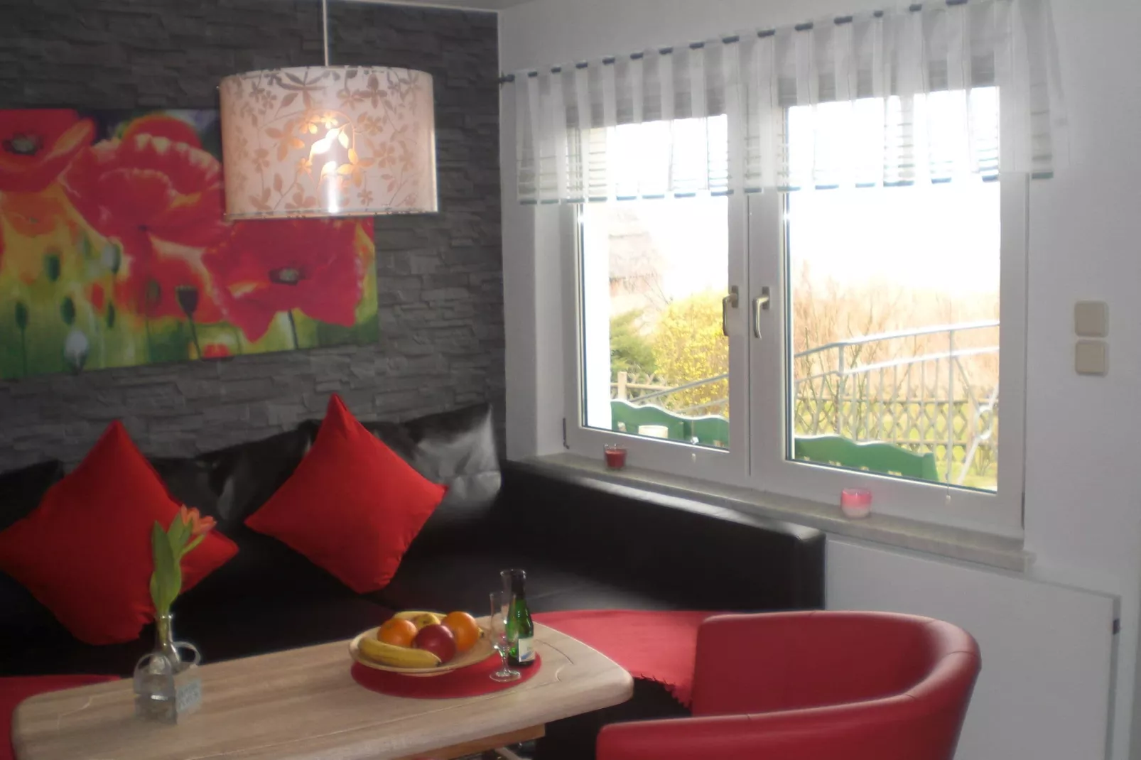 Das Haus Am See mit Kamin und eigenem Boot-Wohnzimmer