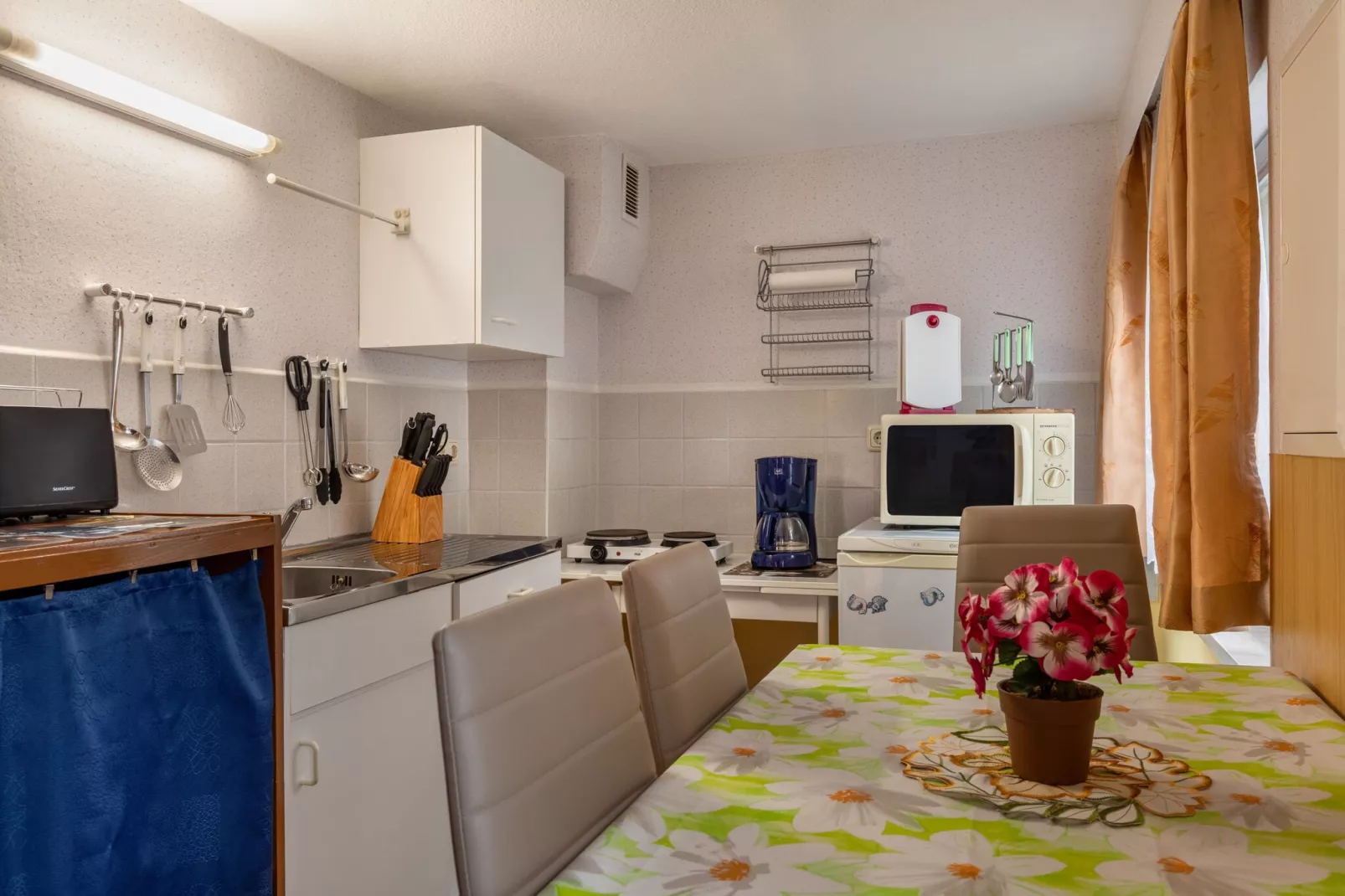 Auf dem Kleinbauernhof-Kitchen