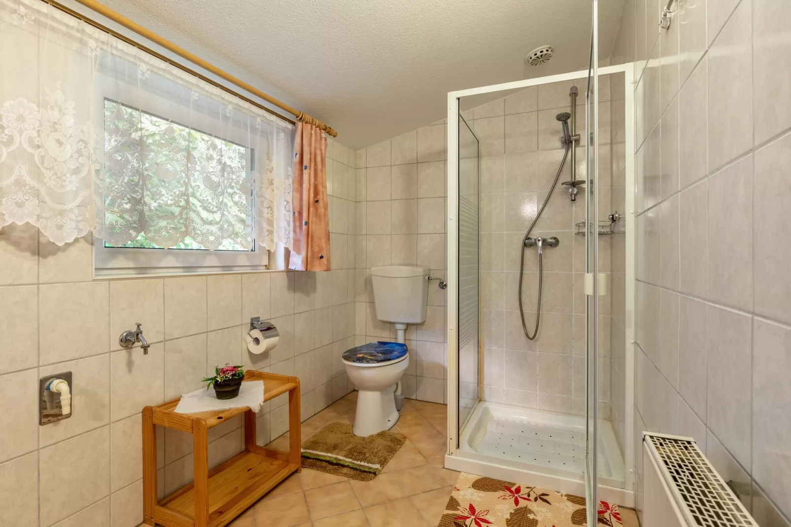 Auf dem Kleinbauernhof-Bathroom
