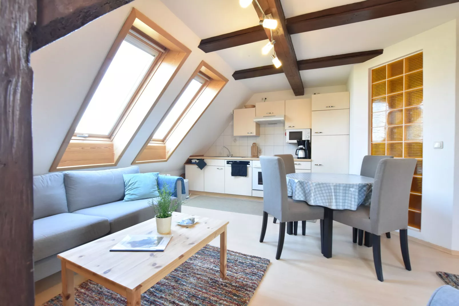 Ferienwohnung Möwe - viele Kinder-Extras strandnaher Urlaub Ostseebad Rerik-Dining room