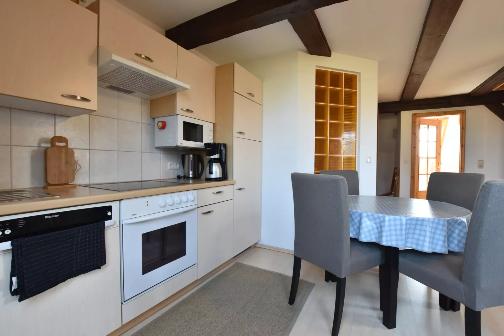Ferienwohnung Möwe - viele Kinder-Extras strandnaher Urlaub Ostseebad Rerik-Kitchen