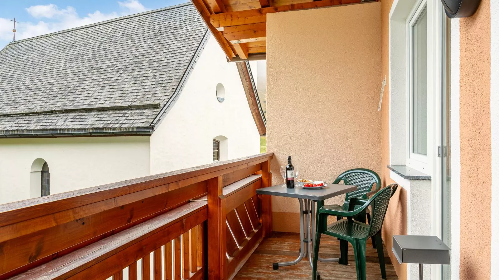 La Chiesa Lukas-Terrace balcony