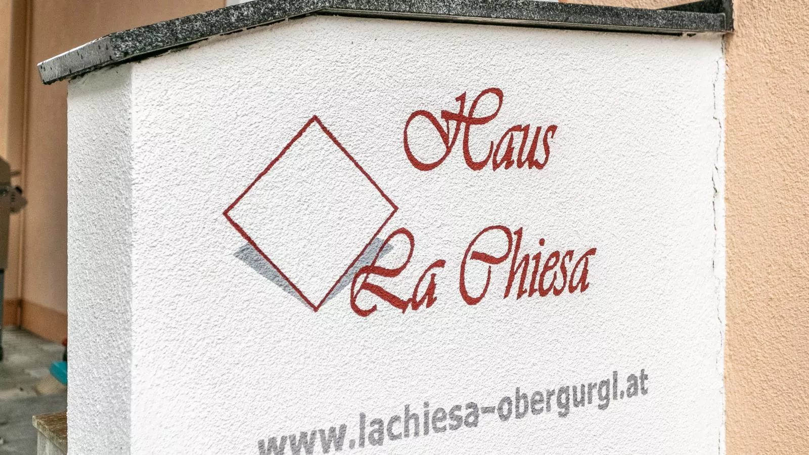 La Chiesa Lukas-Exterior summer