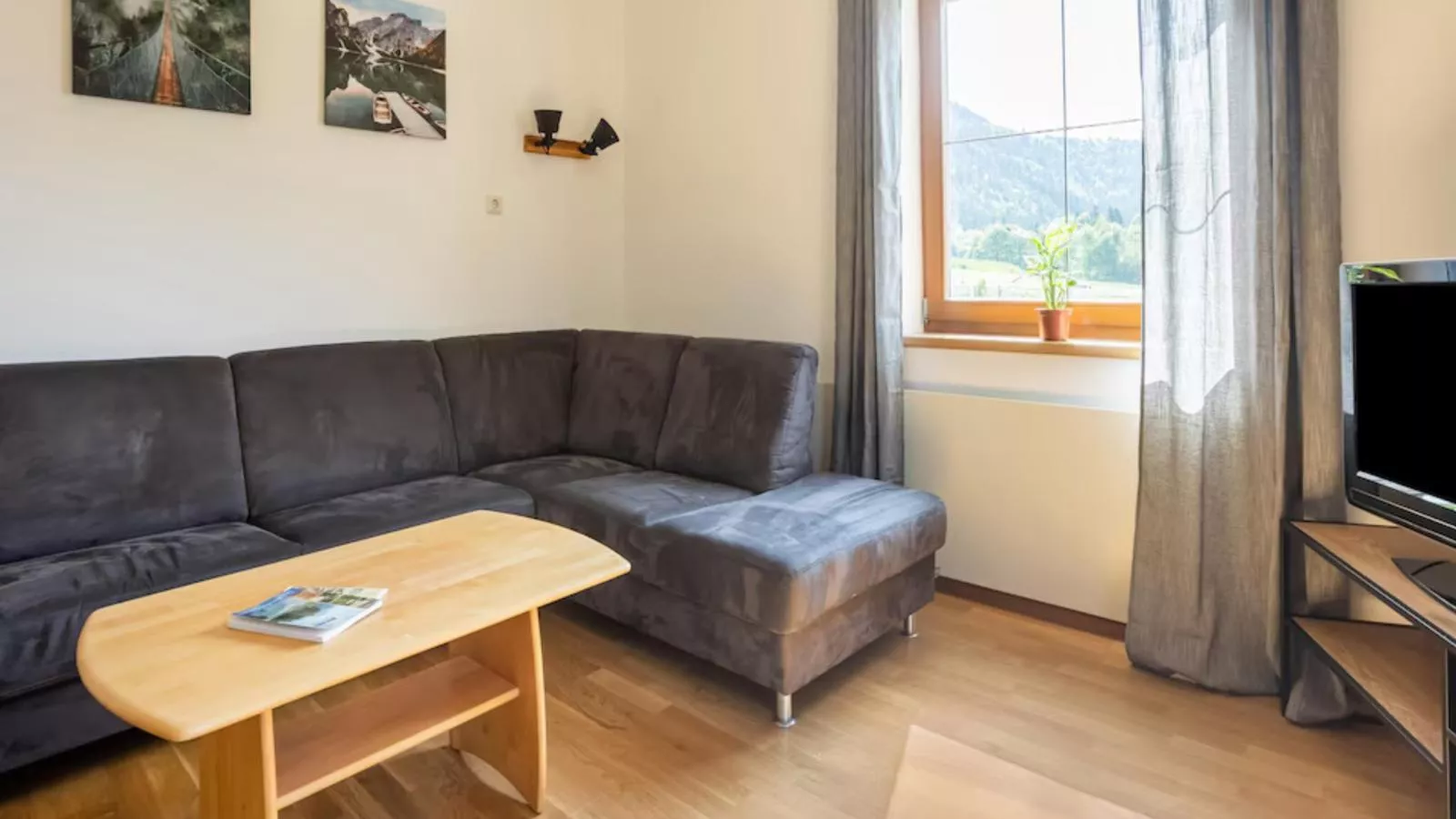 Jukbichl-Living room