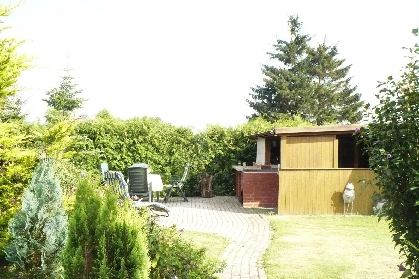 Wohnen im Grünen mit großem Garten und Grill-Gardens summer