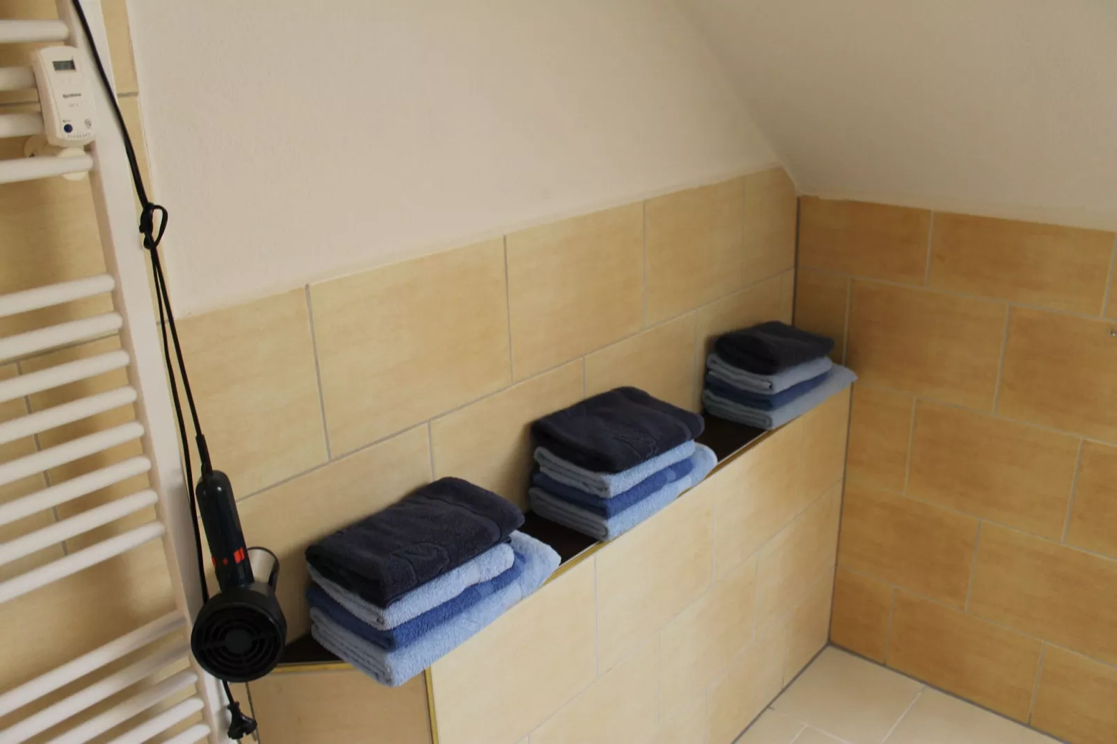 Wohnen im Grünen mit großem Garten und Grill-Bathroom