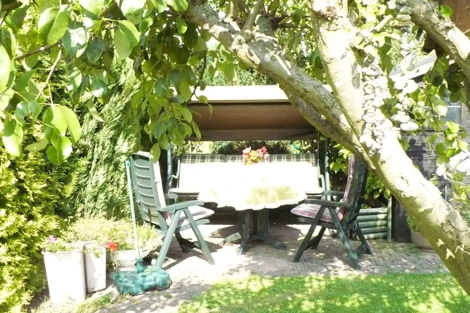 Wohnen im Grünen mit großem Garten und Grill-Terrace balcony