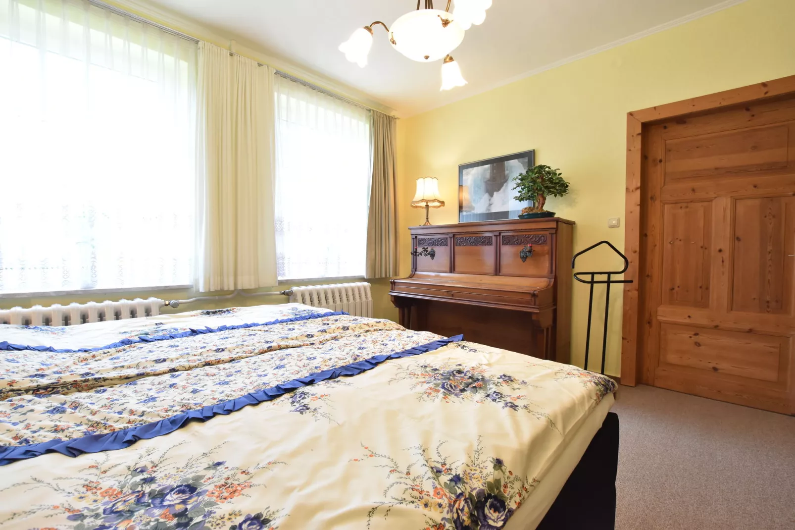 Romantische Ferienwohnung an der Ostsee mit Garten-Schlafzimmer