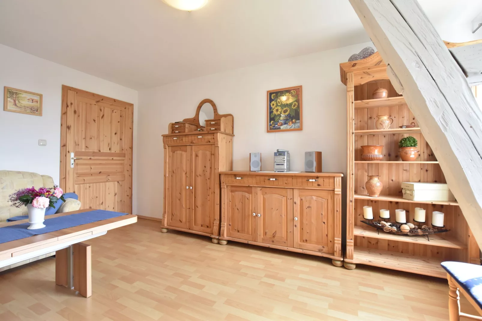 Landhauswohnung an der Ostsee mit Garten-Wohnzimmer