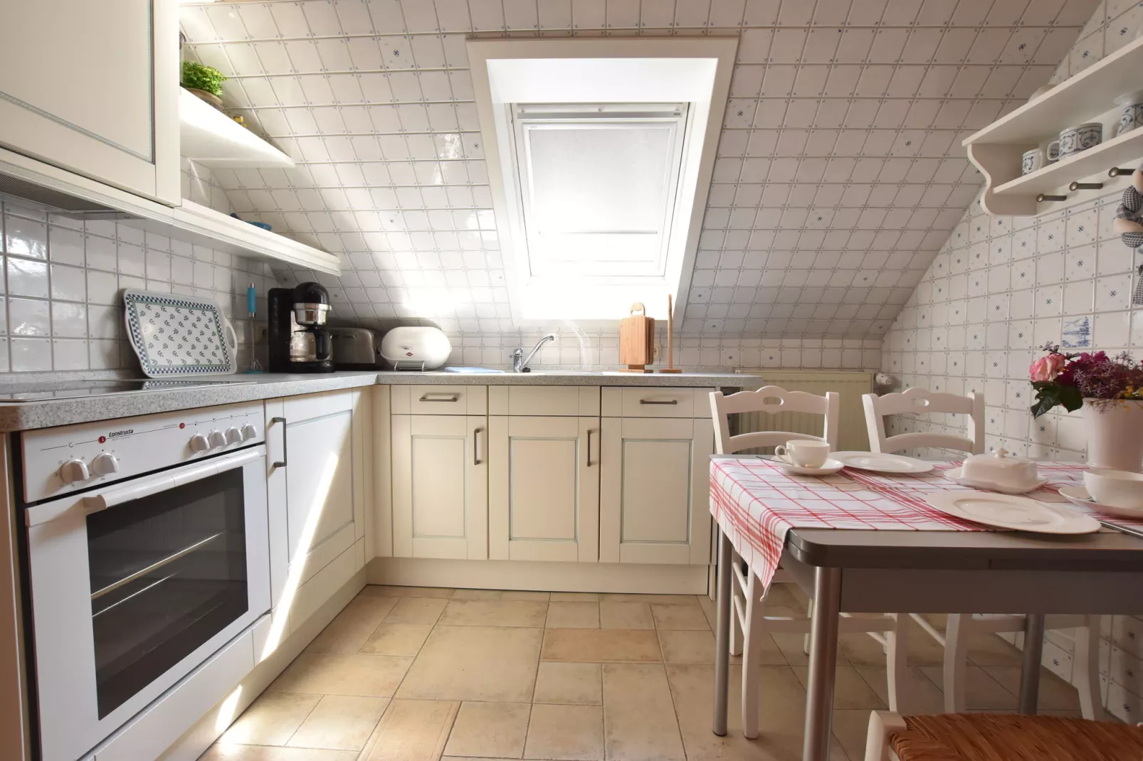 Landhauswohnung an der Ostsee mit Garten-Küche