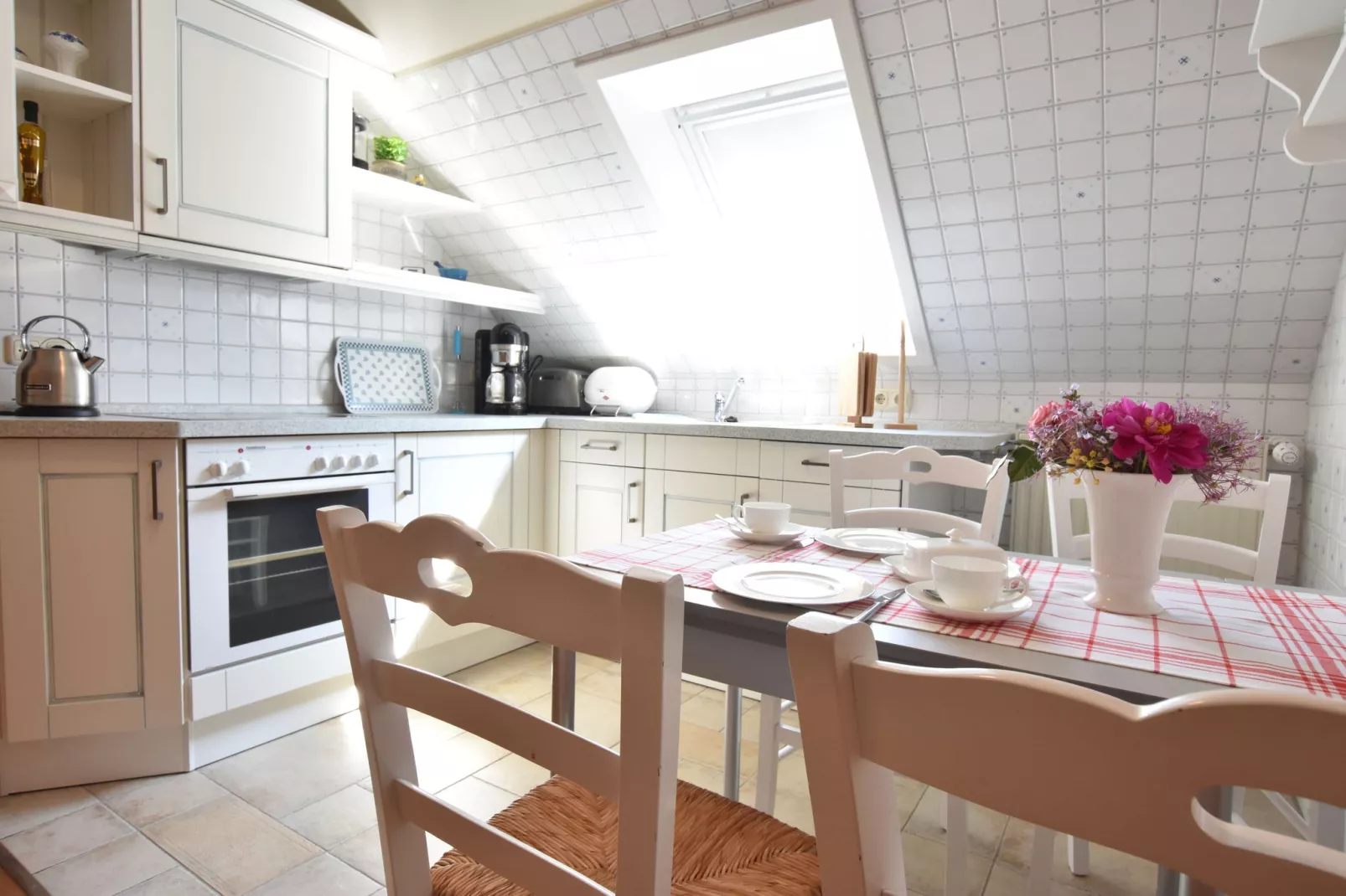 Landhauswohnung an der Ostsee mit Garten-Küche