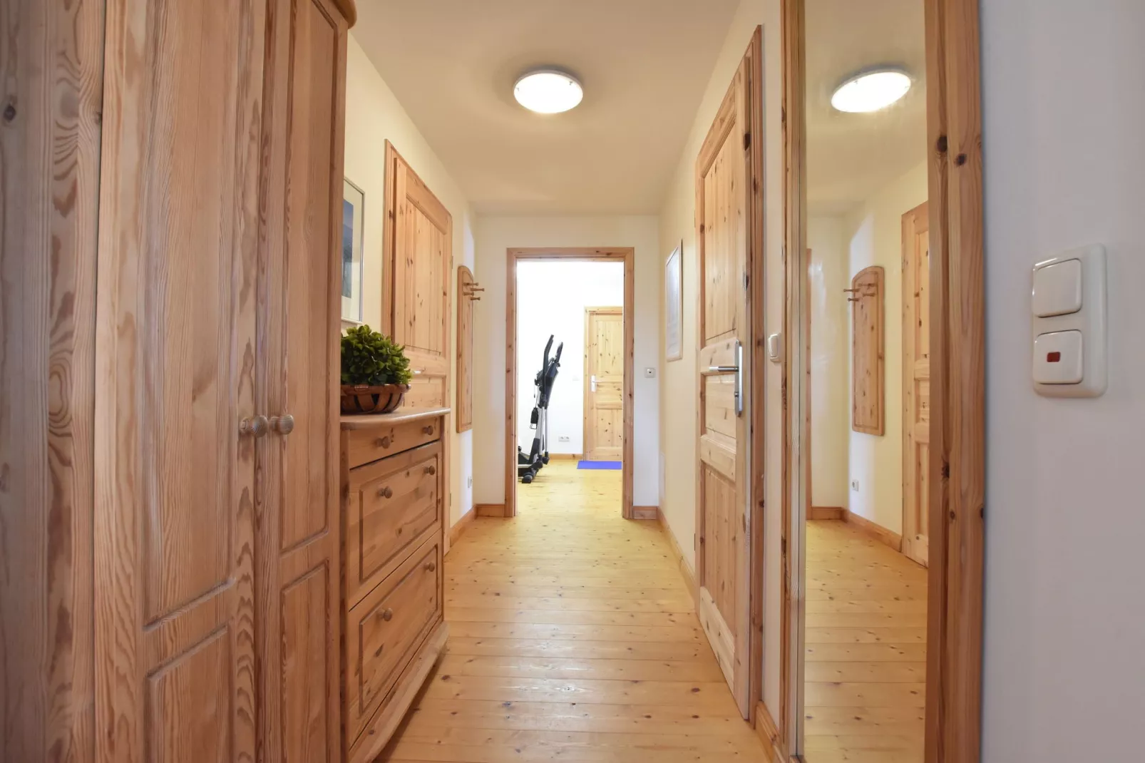 Landhauswohnung an der Ostsee mit Garten-Flur