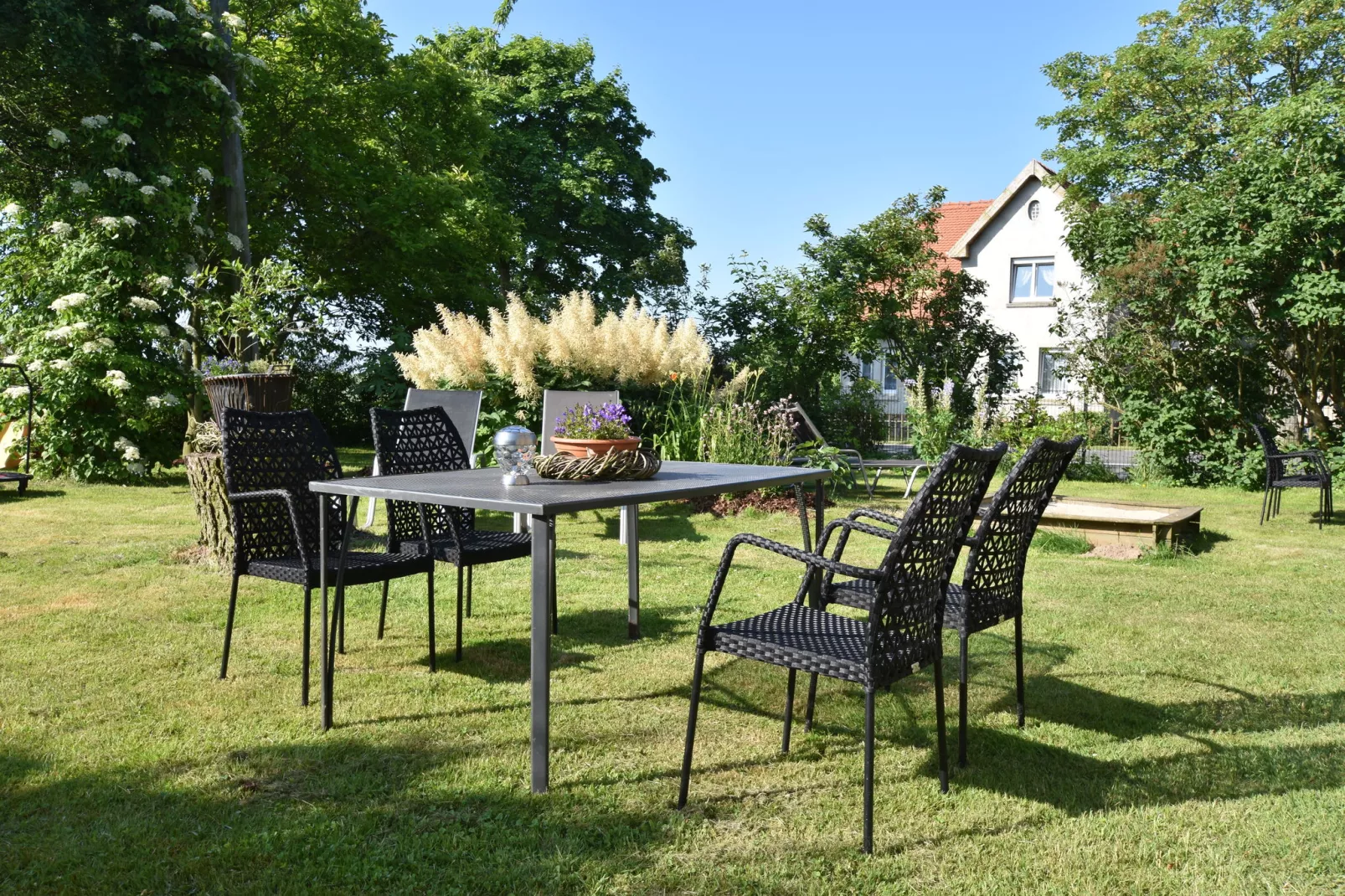 Landhauswohnung an der Ostsee mit Garten-Terrassenbalkon