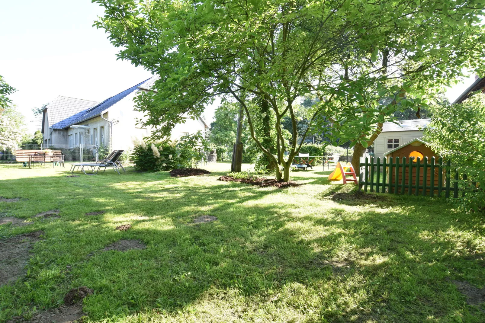 Landhauswohnung an der Ostsee mit Garten-Gärten Sommer