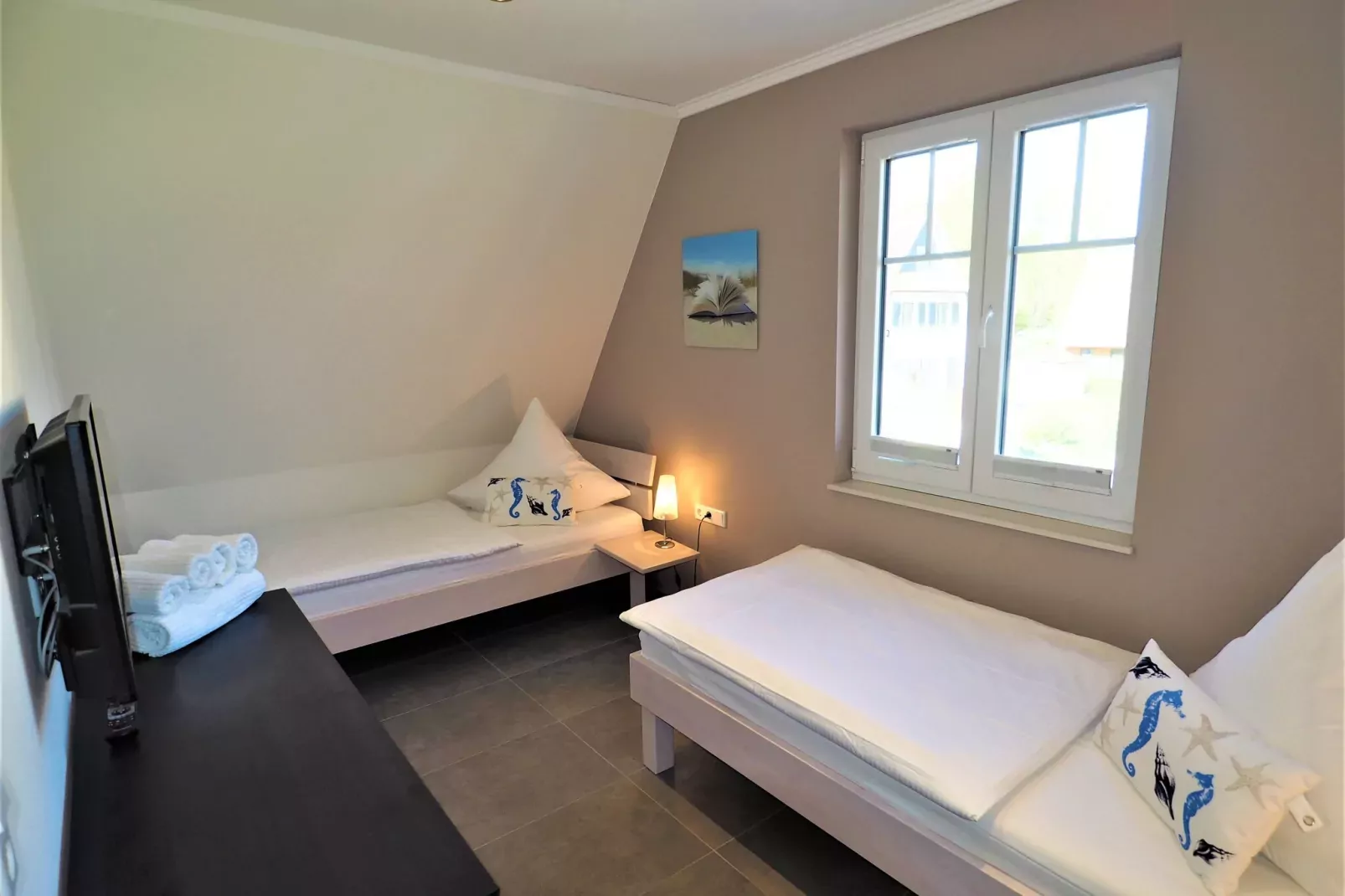 Ein Küstentraum für Familien - 4 Schlafzimmer Kamin-Bedroom