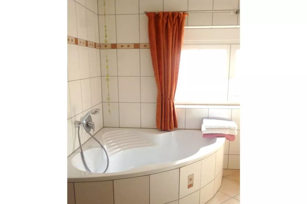 13650-Bathroom