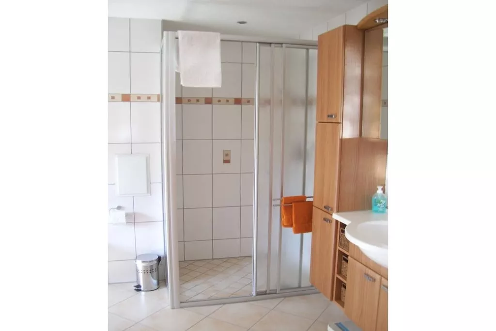 13650-Bathroom