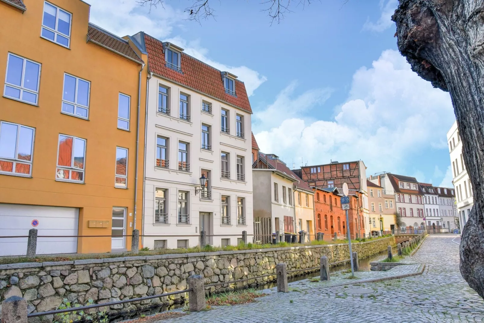 Ferienwohnung Lee in alter Stadtvilla-Exterior summer