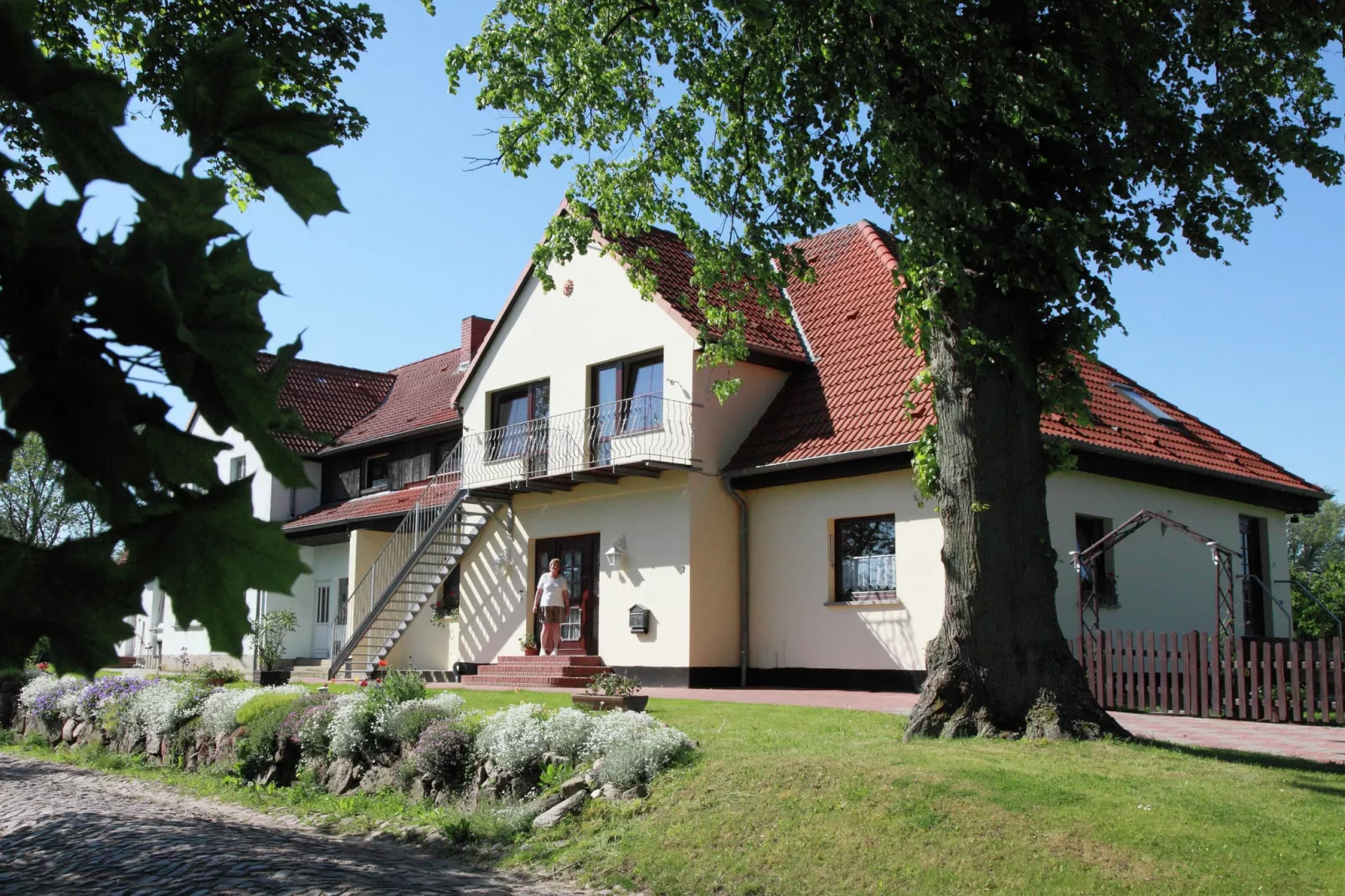 Ferienwohnung mit Feldblick-Exterior summer
