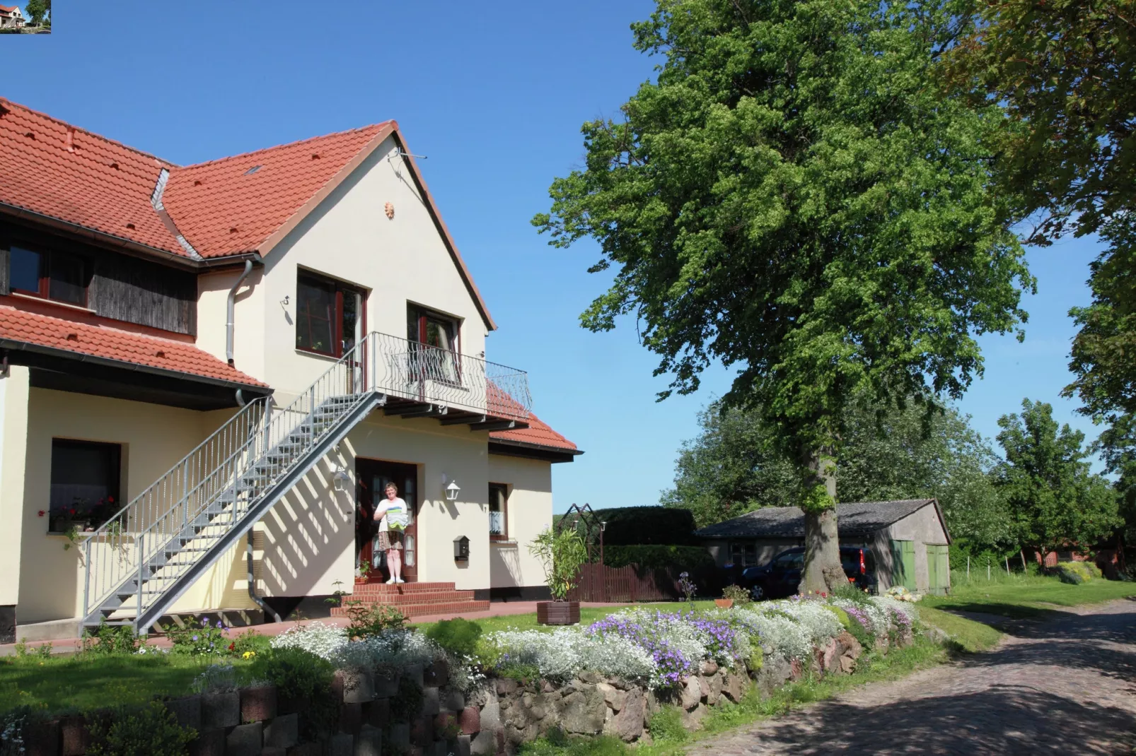Ferienwohnung mit Feldblick-Exterior summer