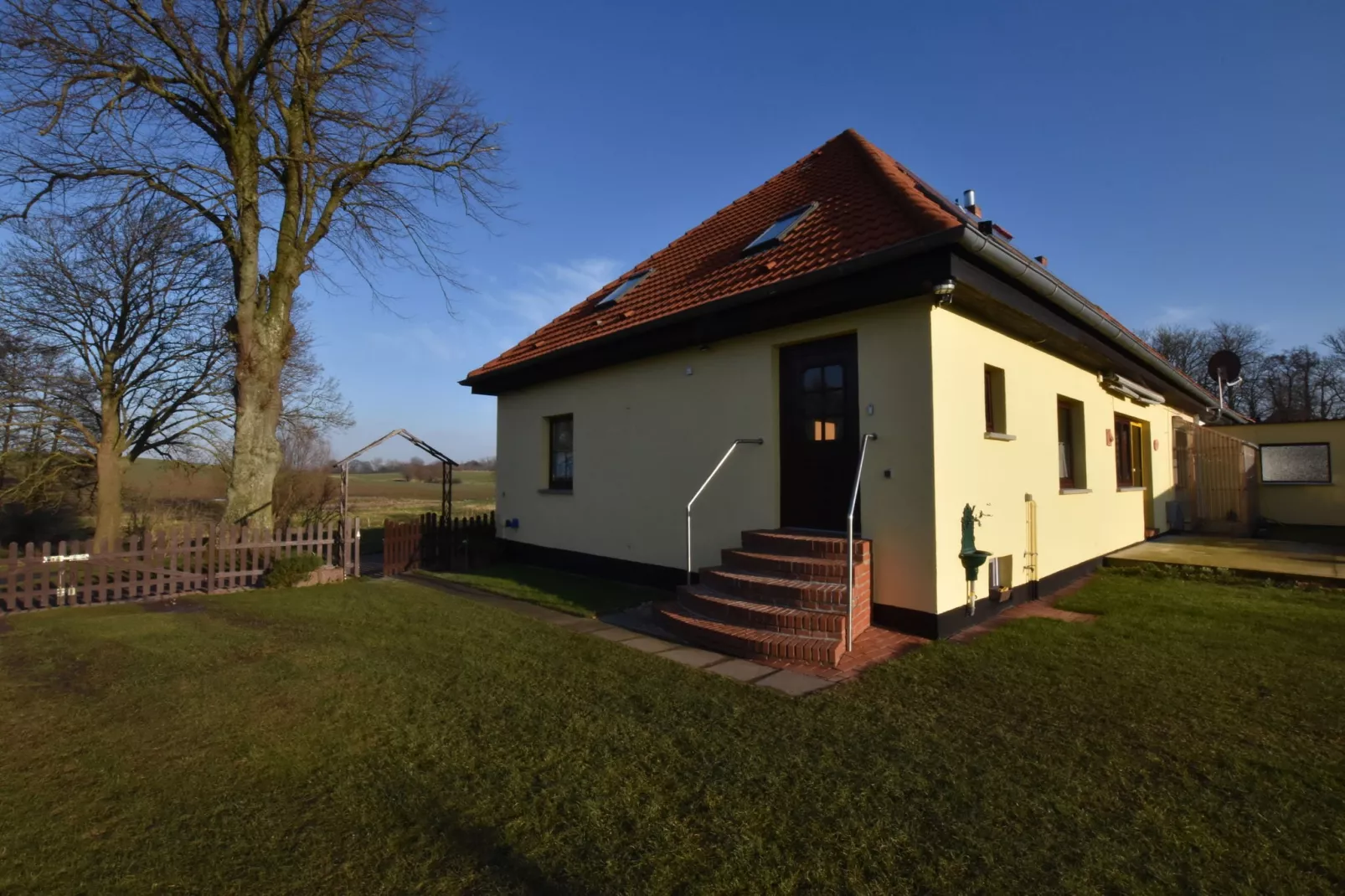Ferienwohnung mit Feldblick-Reception hall