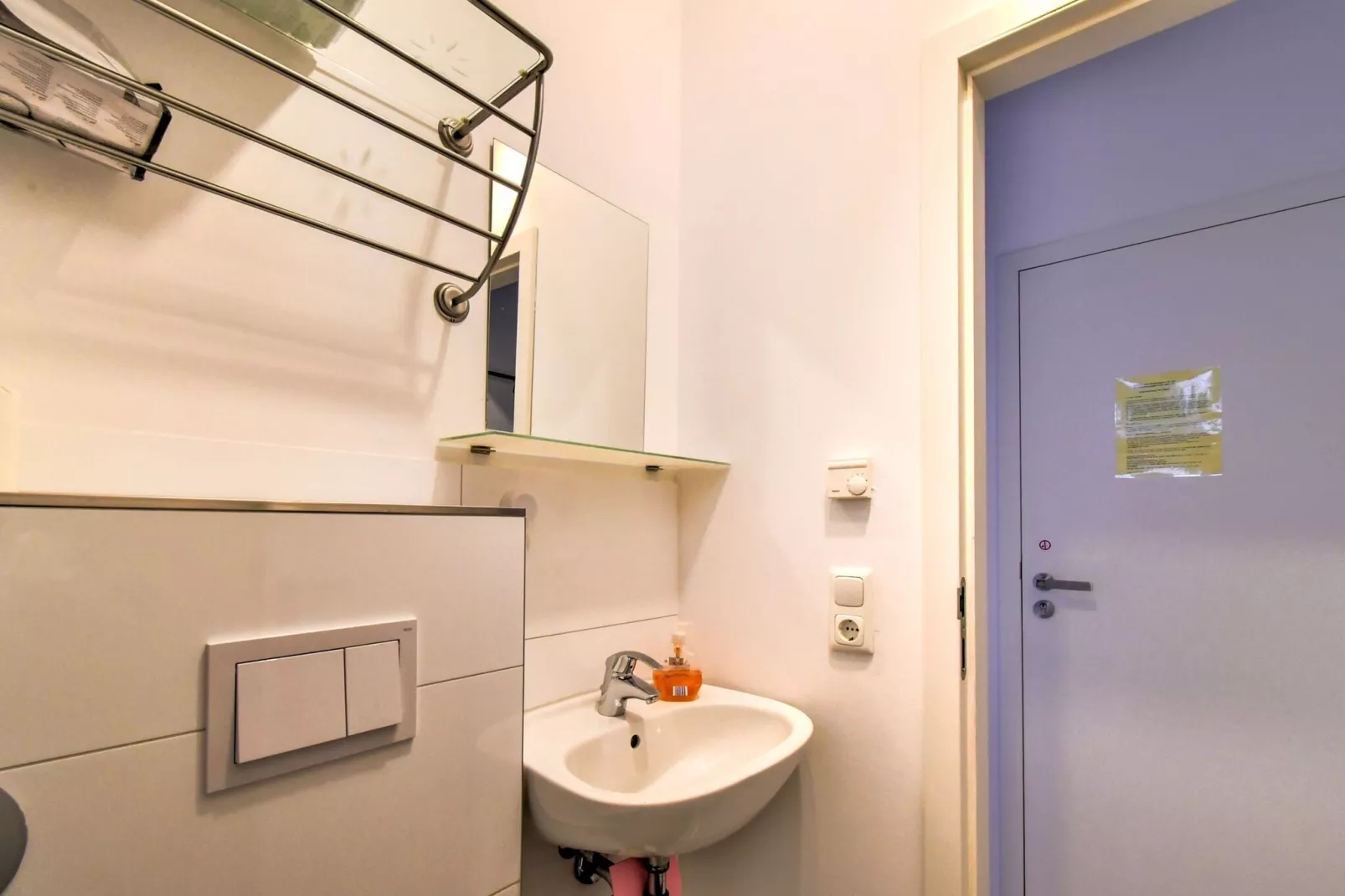 Komfortable Ferienwohnung in alter Stadtvilla Luv-Bathroom
