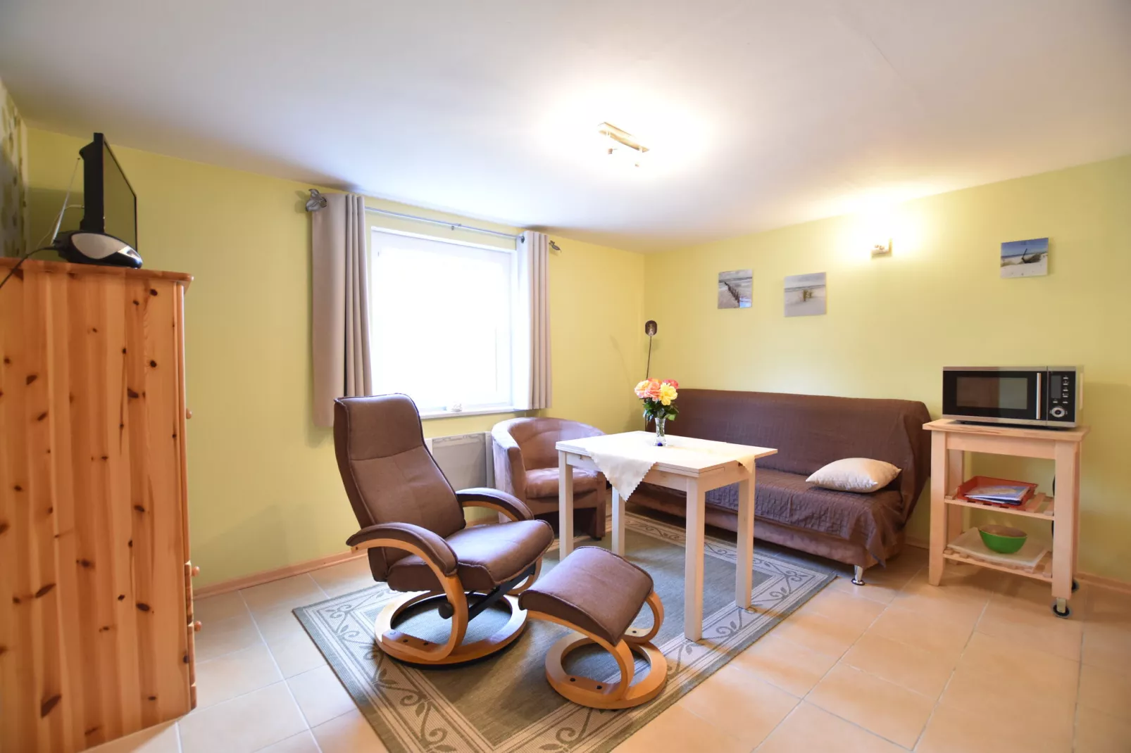 Platz im Grünen 1-Living room