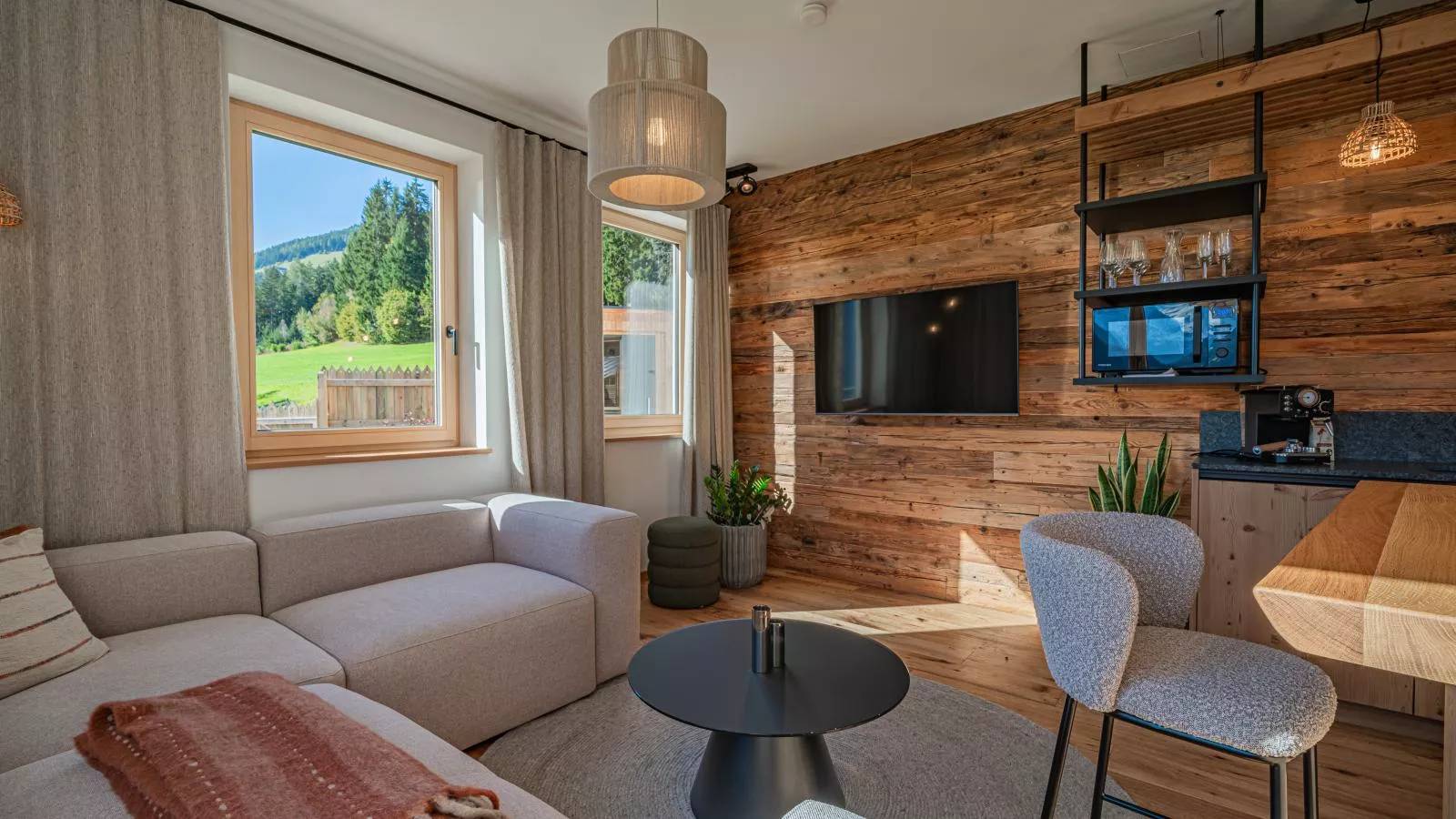 Premium Apartments SunnseitPanorama-Wohnzimmer