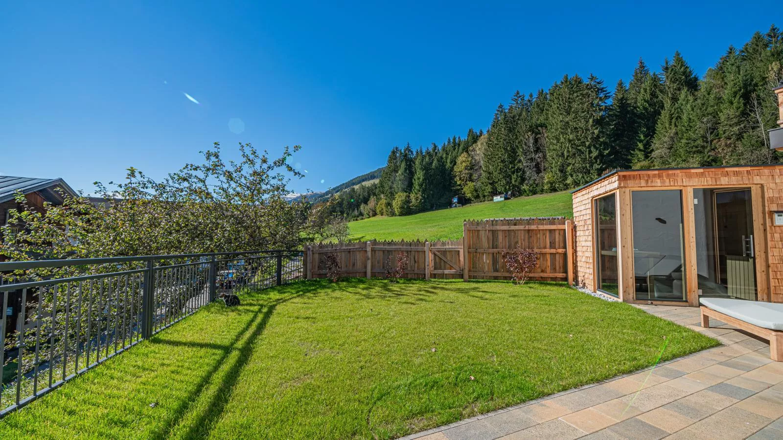 Premium Apartments SunnseitPanorama-Gärten Sommer