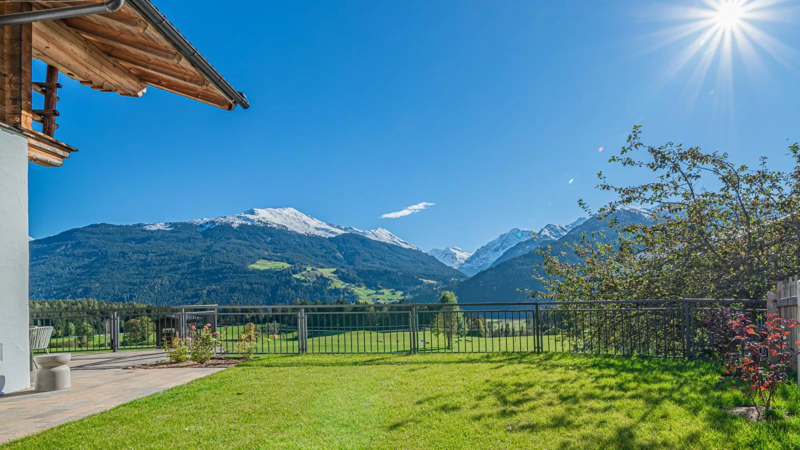 Premium Apartments SunnseitPanorama-Gärten Sommer