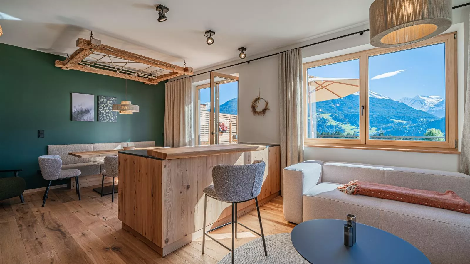 Premium Apartments SunnseitPanorama-Wohnzimmer