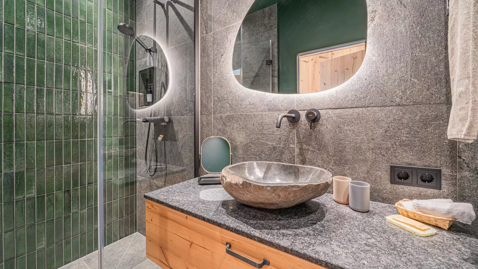 Premium Apartments SunnseitPanorama-Badezimmer